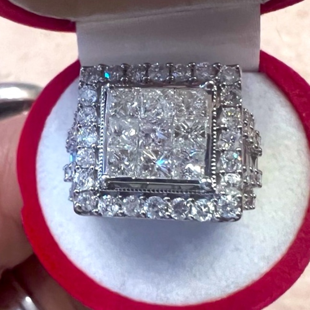 DIAMOND 💍 RING SIZE 8